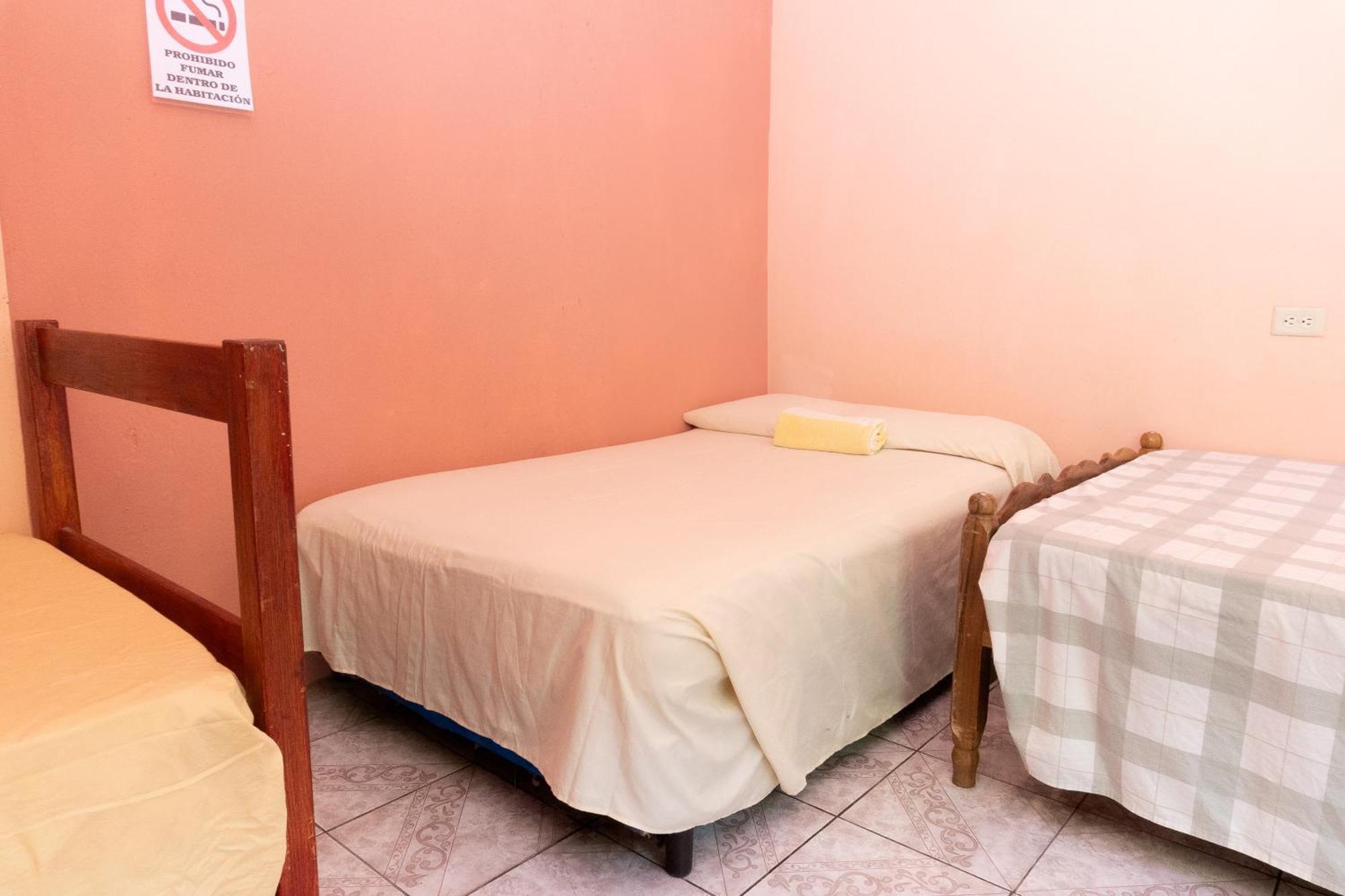 Hostal Delmy Suchitoto Exteriör bild
